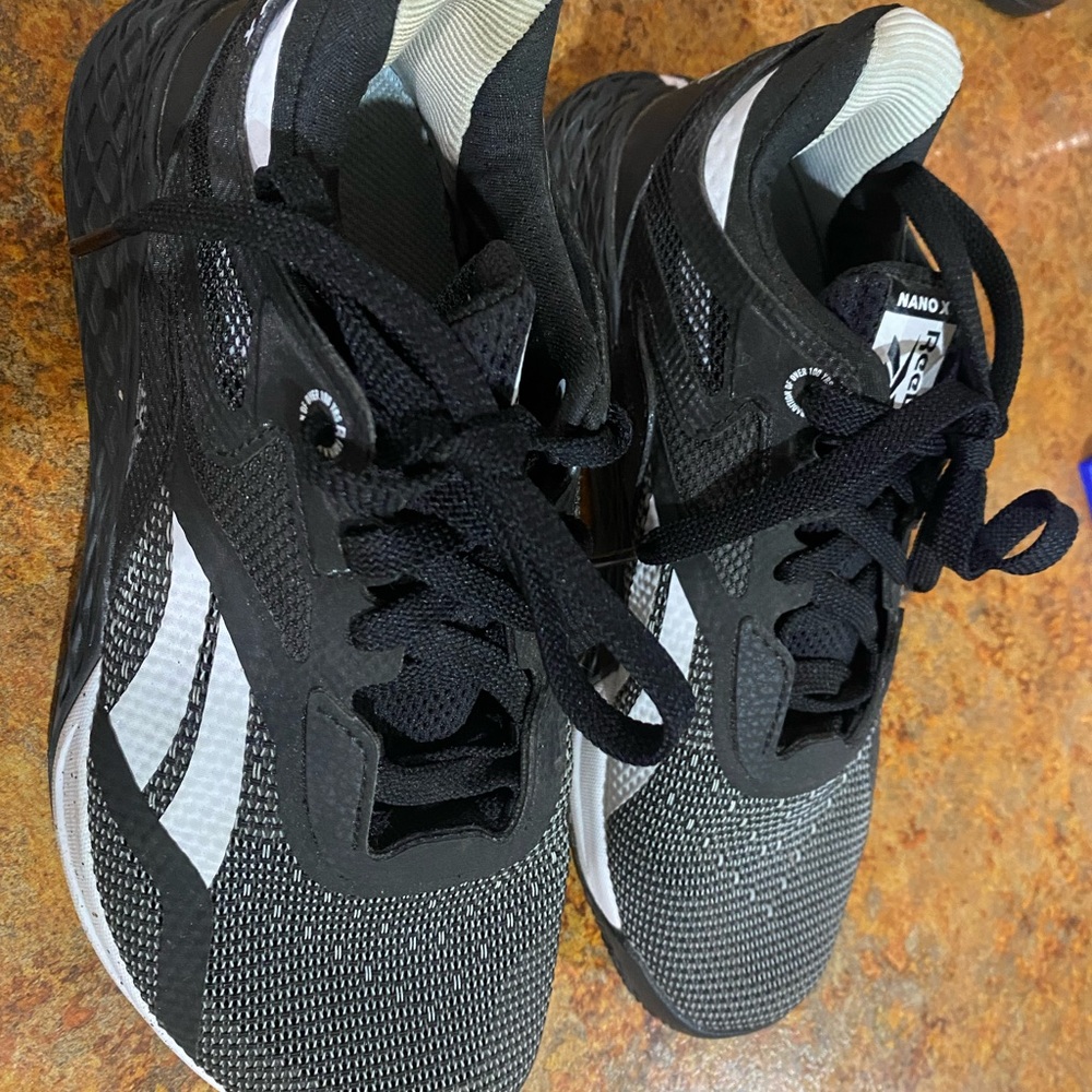 Boy’s Reebok Shoes - Picture 2 of 5